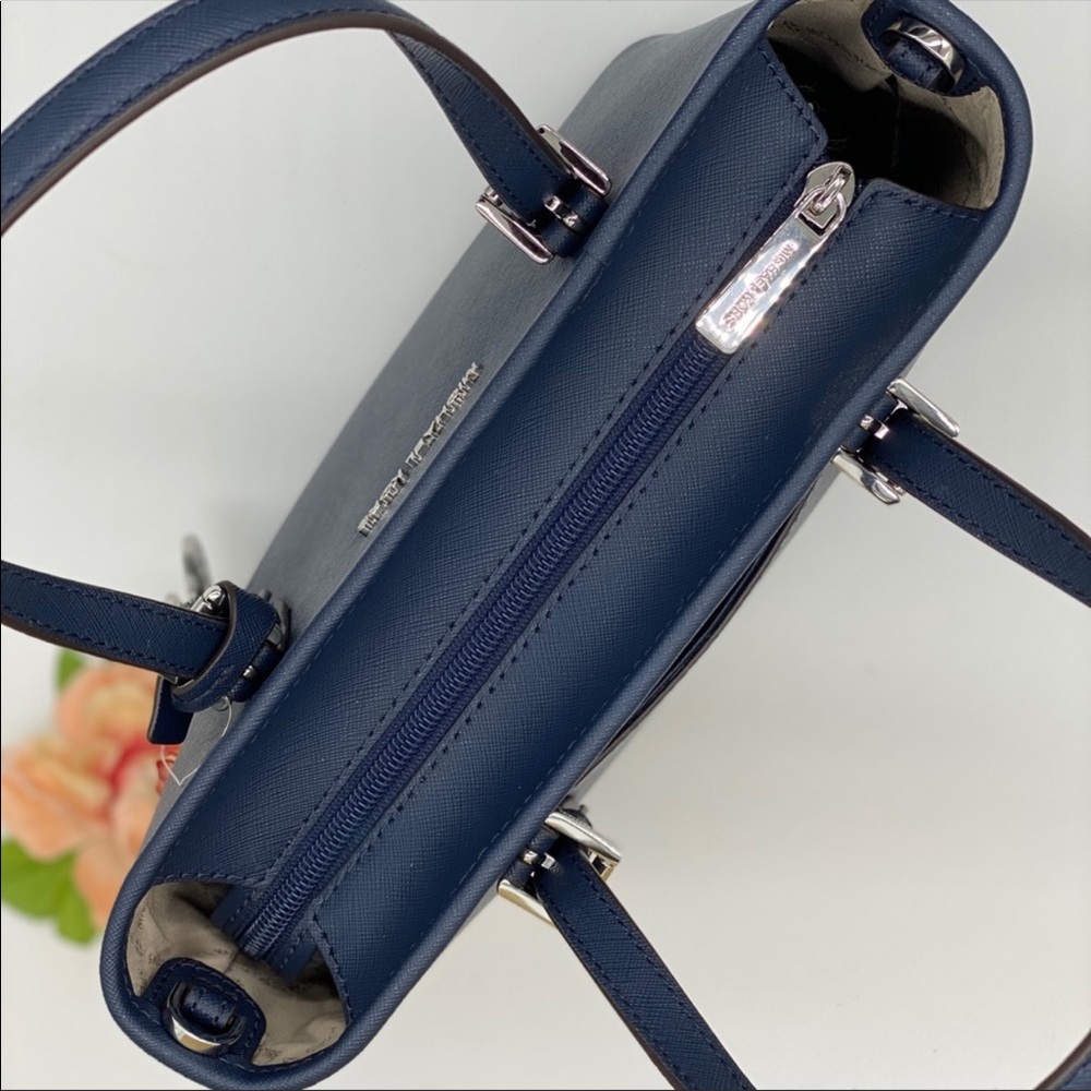 MICHAEL KORS EXTRA-SMALL TOP-ZIP TOTE NAVY - Picture 7 of 16
